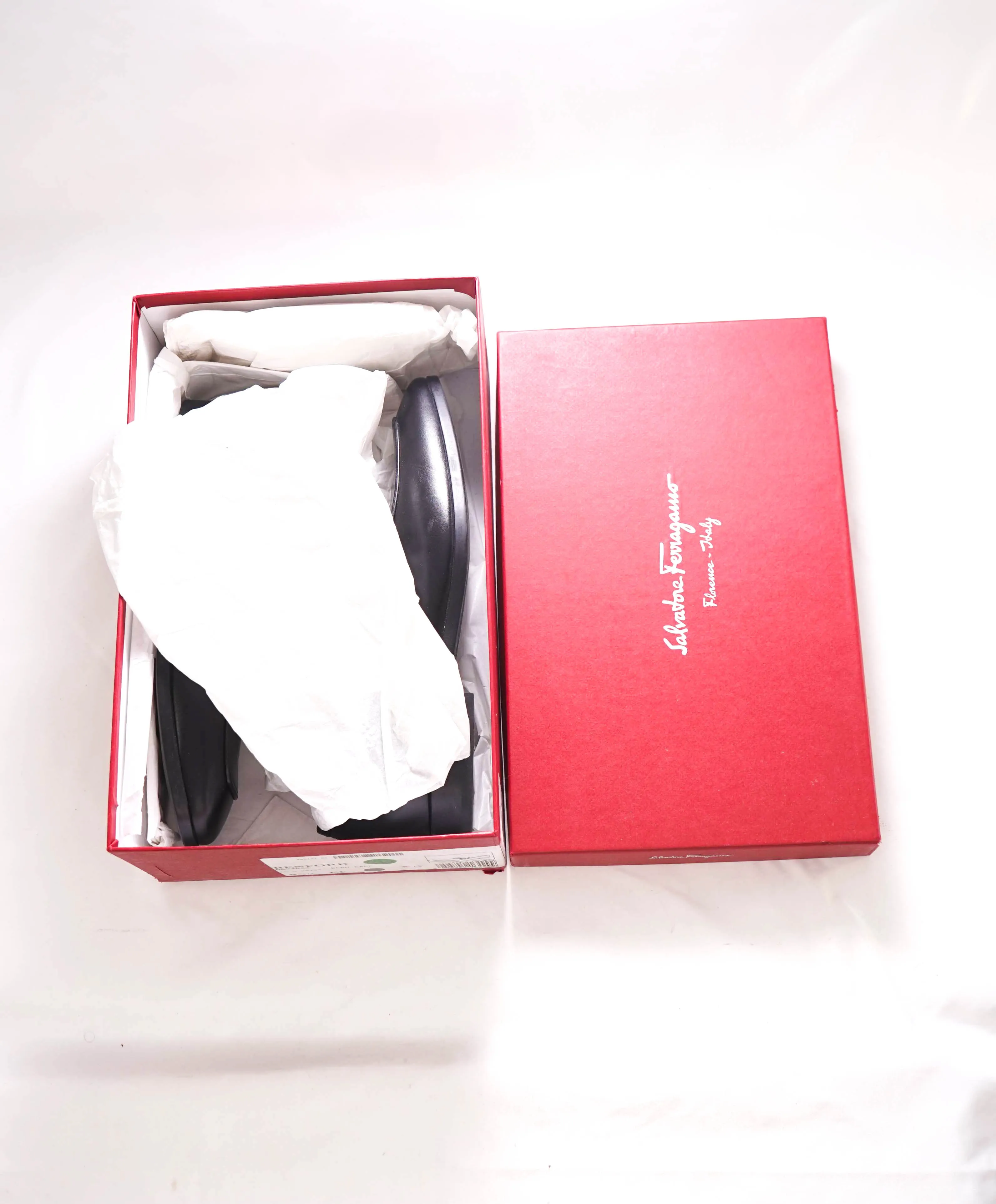 $850 SALVATORE FERRAGAMO - "BENFORD" Black Logo Bit Front Loafer - 8.5 EE US