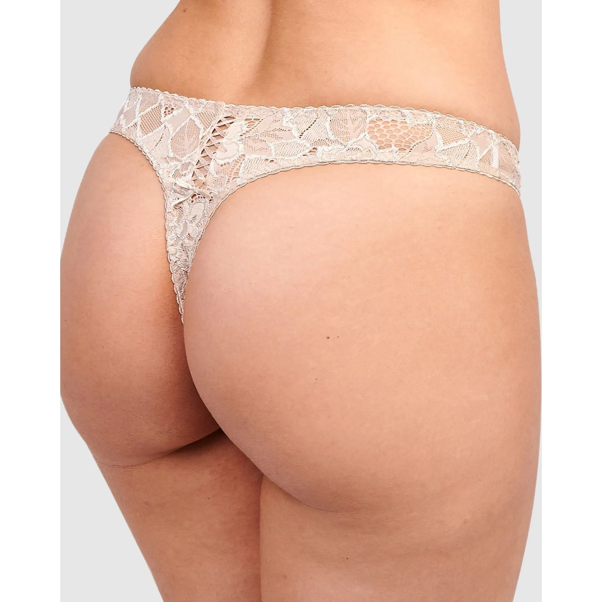 Arum Low Rise Scalloped Lace Thong-Skin