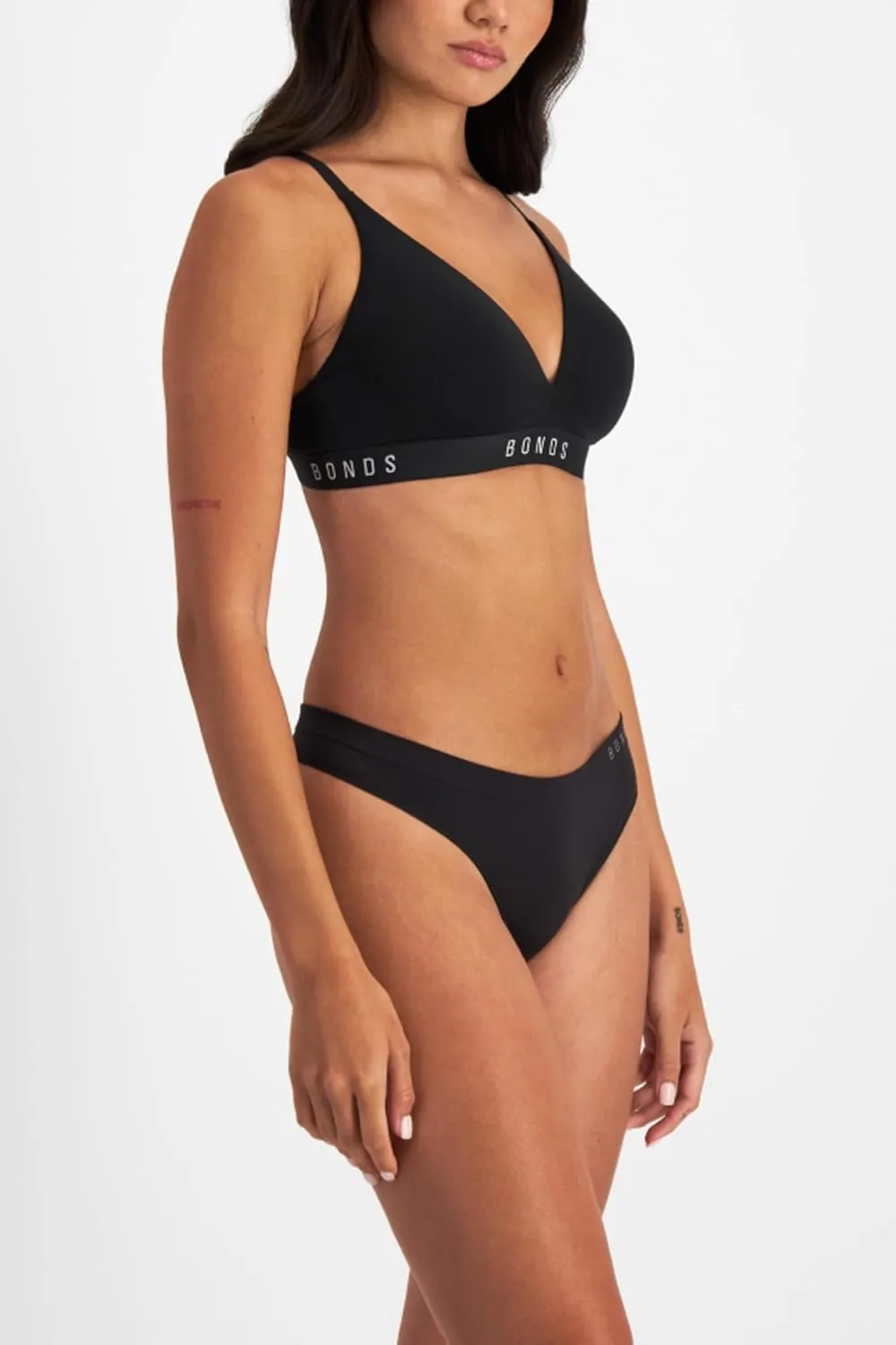 Bonds Seamless Invisi Thong with Mid Rise Fit in Cotton-Rich Blend for Women, 3-Pack