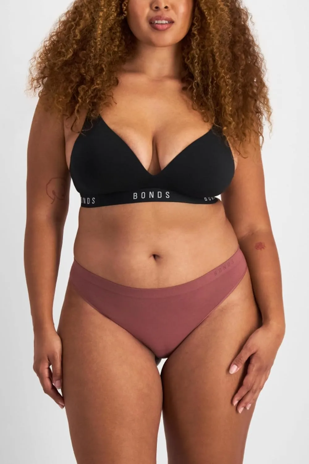 Bonds Seamless Invisi Thong with Mid Rise Fit in Cotton-Rich Blend for Women, 3-Pack