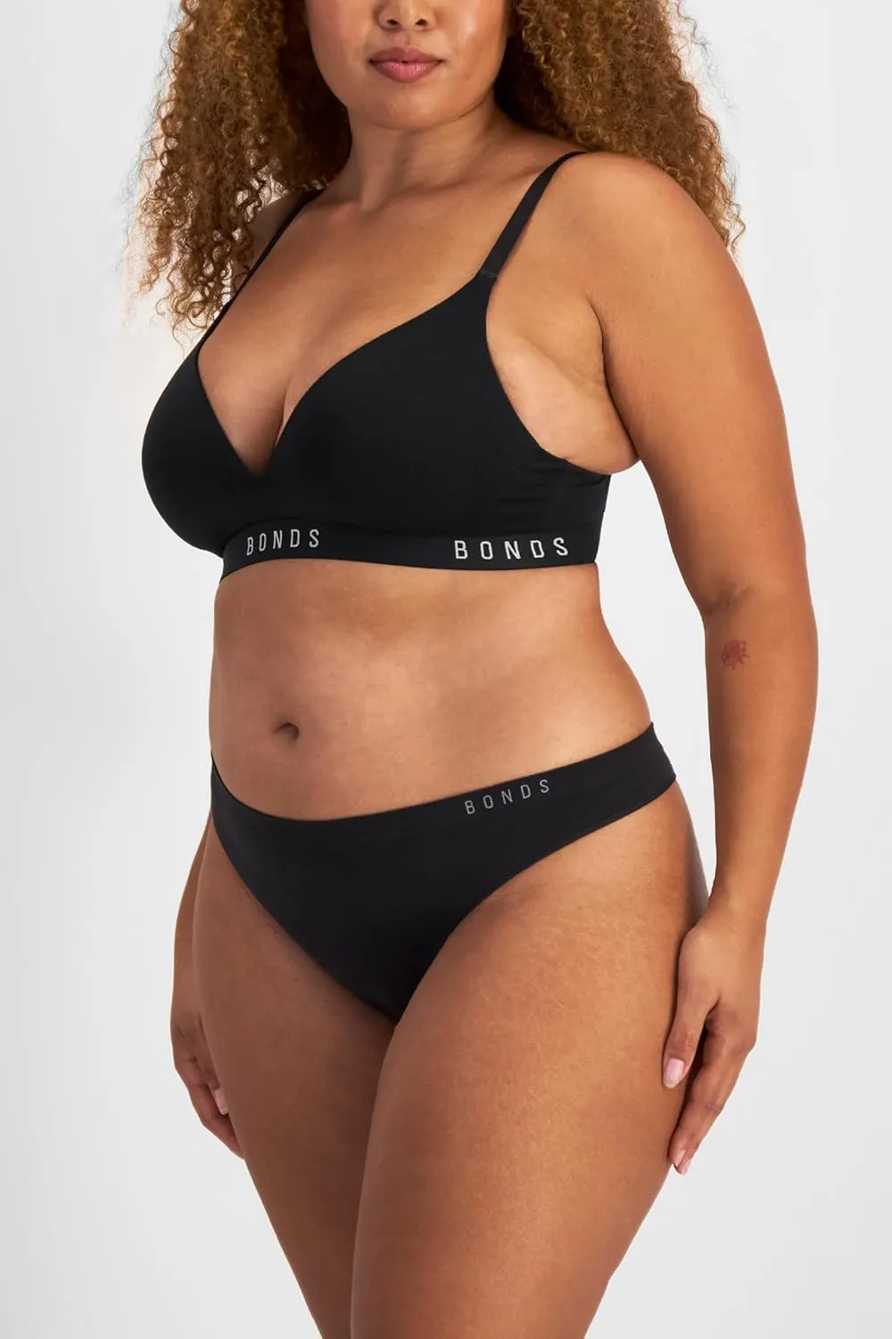 Bonds Seamless Invisi Thong with Mid Rise Fit in Cotton-Rich Blend for Women, 3-Pack