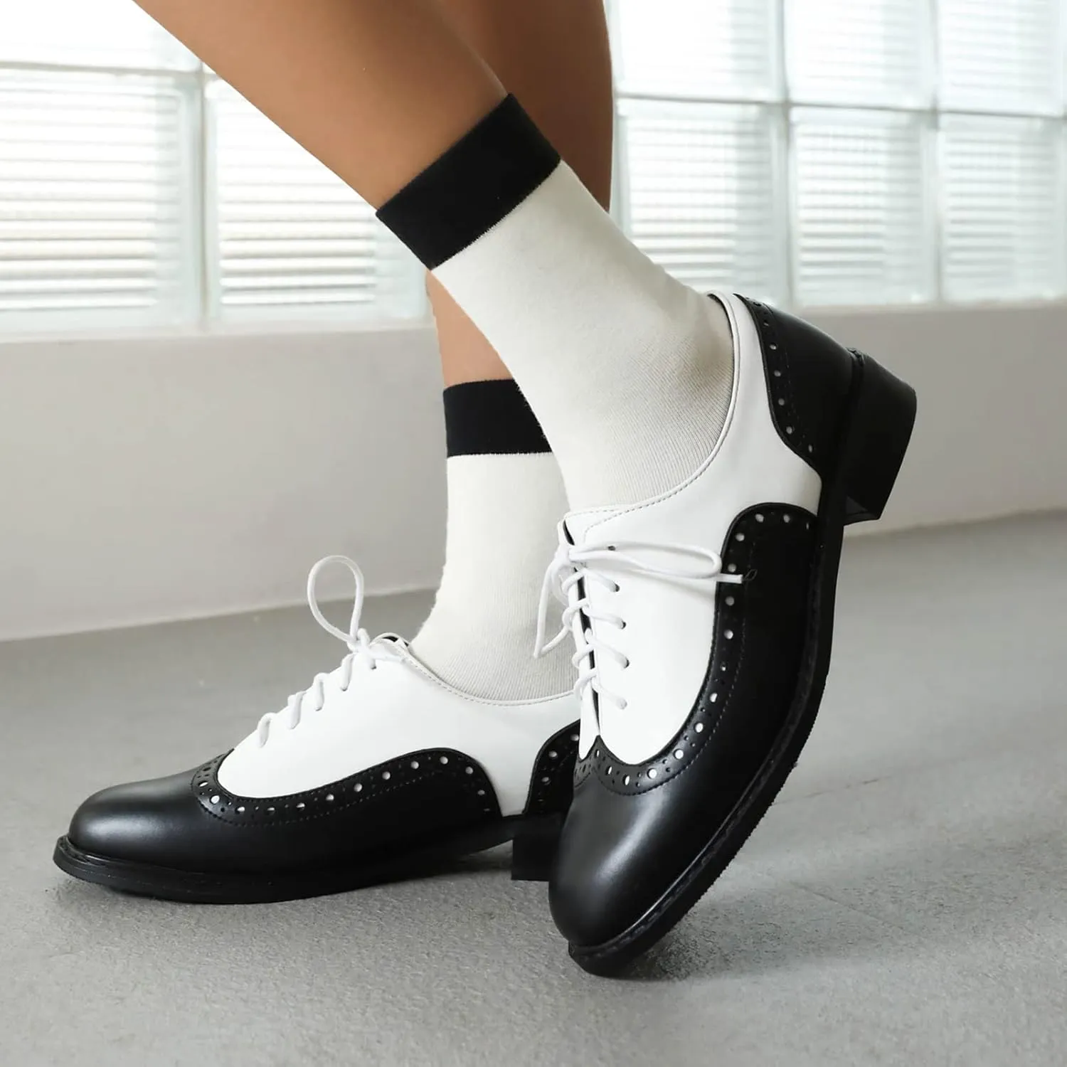 Gicoiz Footwear Womens Classic Round Toe Lace Up Oxfords Brogue Work Shoes