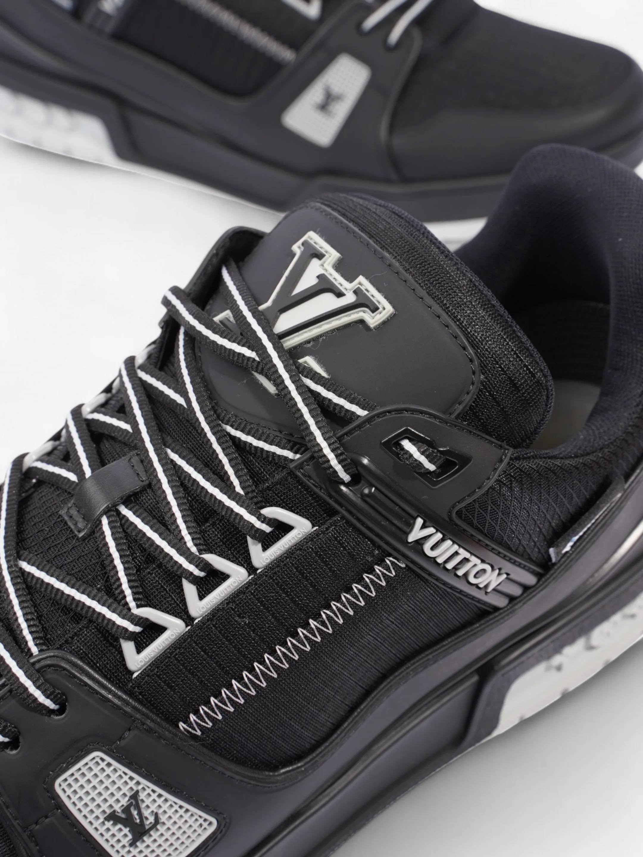 Louis Vuitton LV Trainer Sneakers Black / Grey Mesh EU 43 UK 9