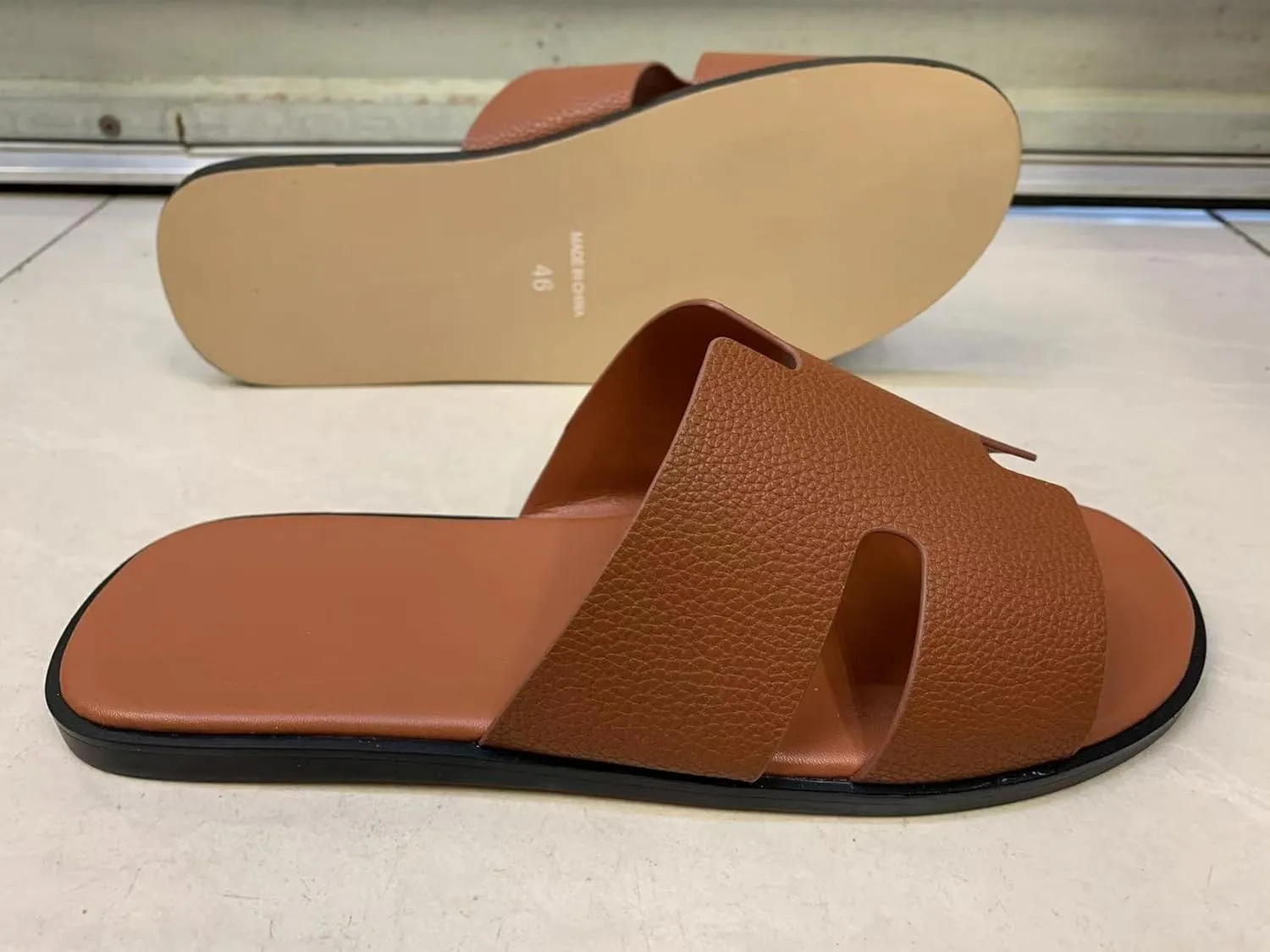 Mengchengying Mens Casual Comfortable Lightweight Fashion Genuine Leather Slip Slide Indoor and Outdoor Open Sandal Anti Slip Cushion Support