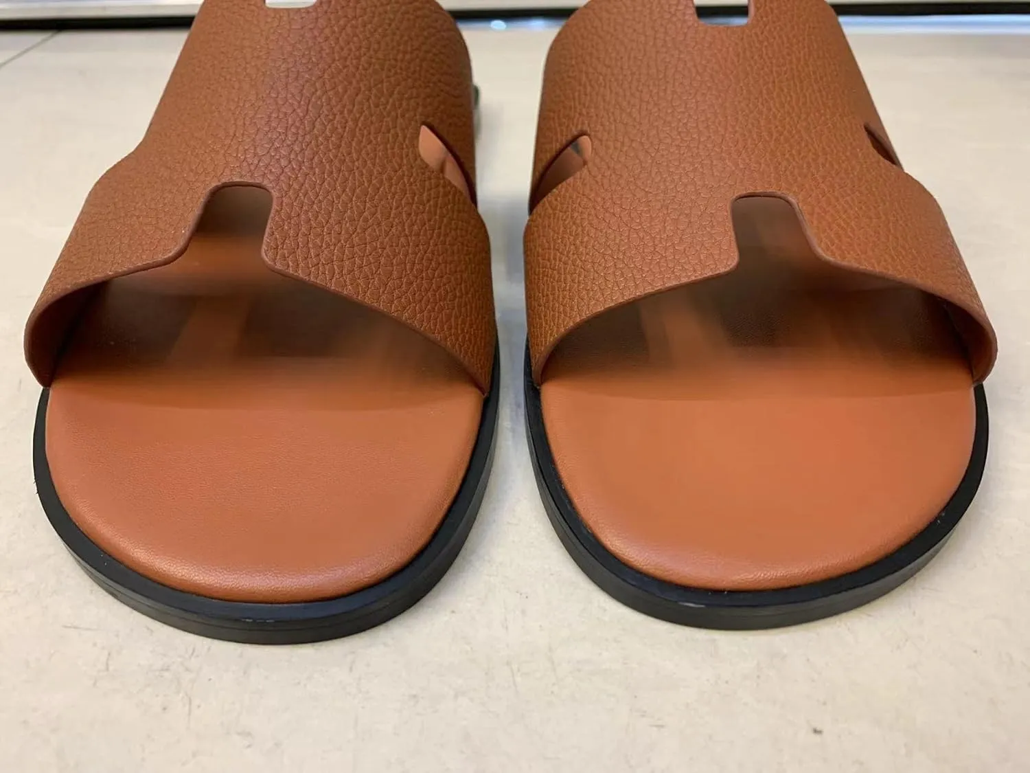 Mengchengying Mens Casual Comfortable Lightweight Fashion Genuine Leather Slip Slide Indoor and Outdoor Open Sandal Anti Slip Cushion Support
