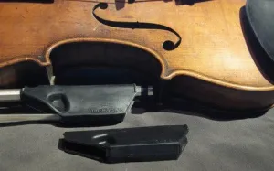 PLESIU Stringvision Bowgrip. for Violin, Viola and Cello.