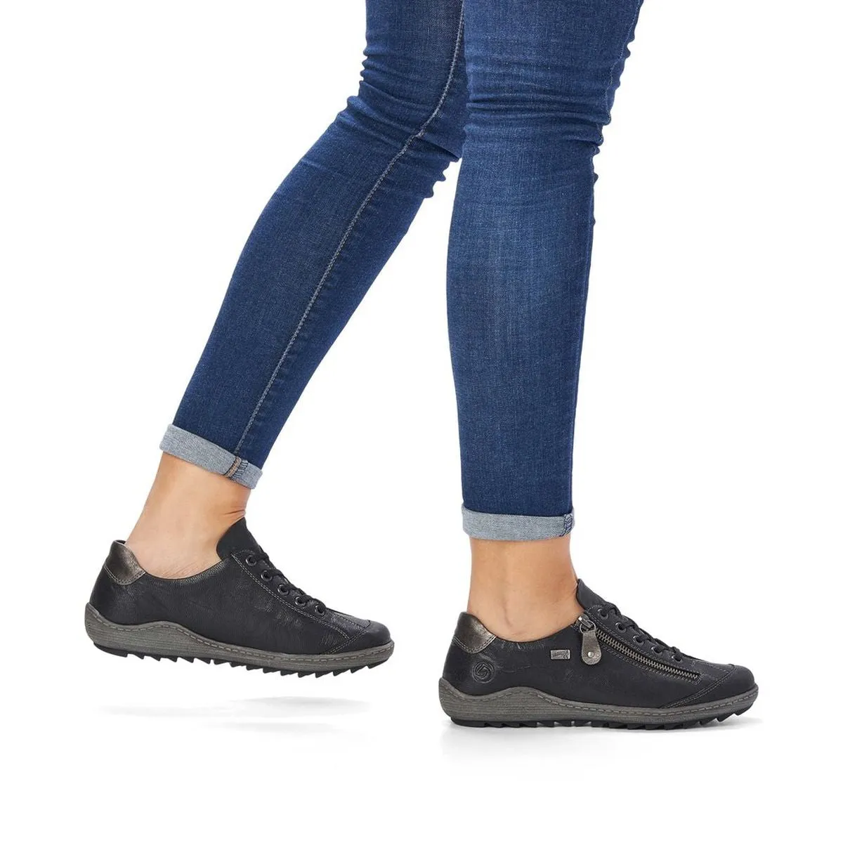 R1402 Lace Up Shoe