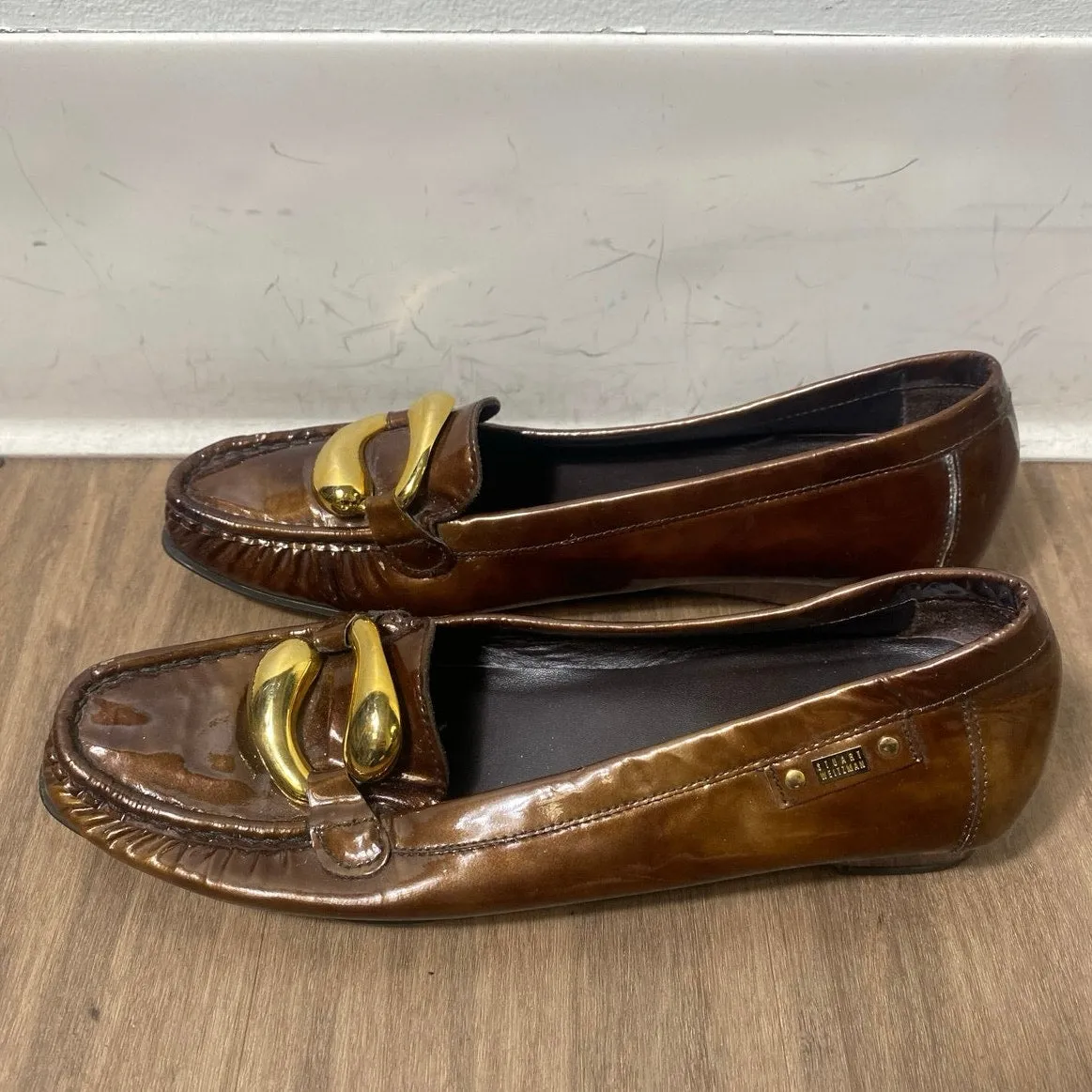Stuart Weitzman Brown Patent Leaher Loafer Sz 6.5