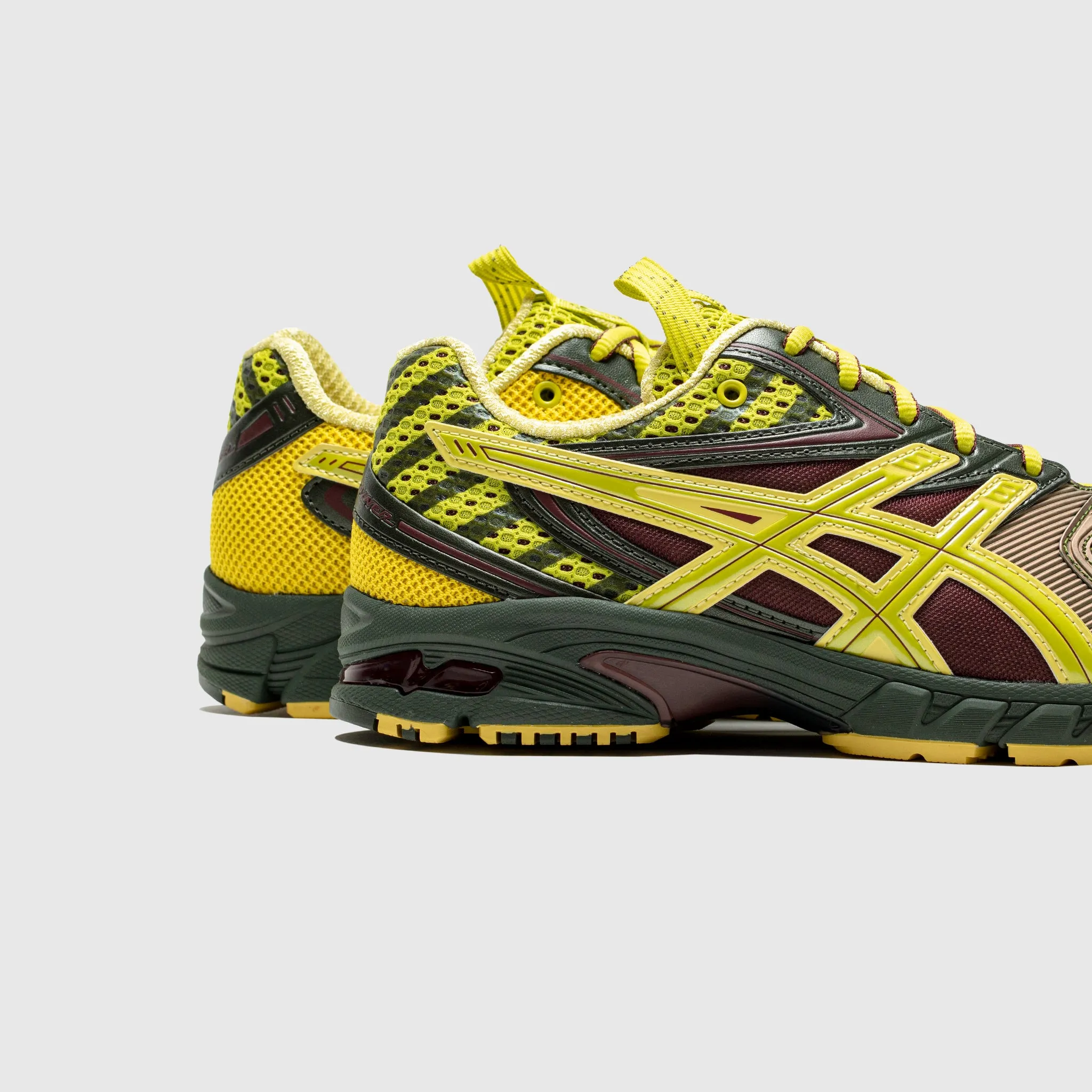 UB9-S GEL-DS TRAINER 14 "DARK MUSTARD"