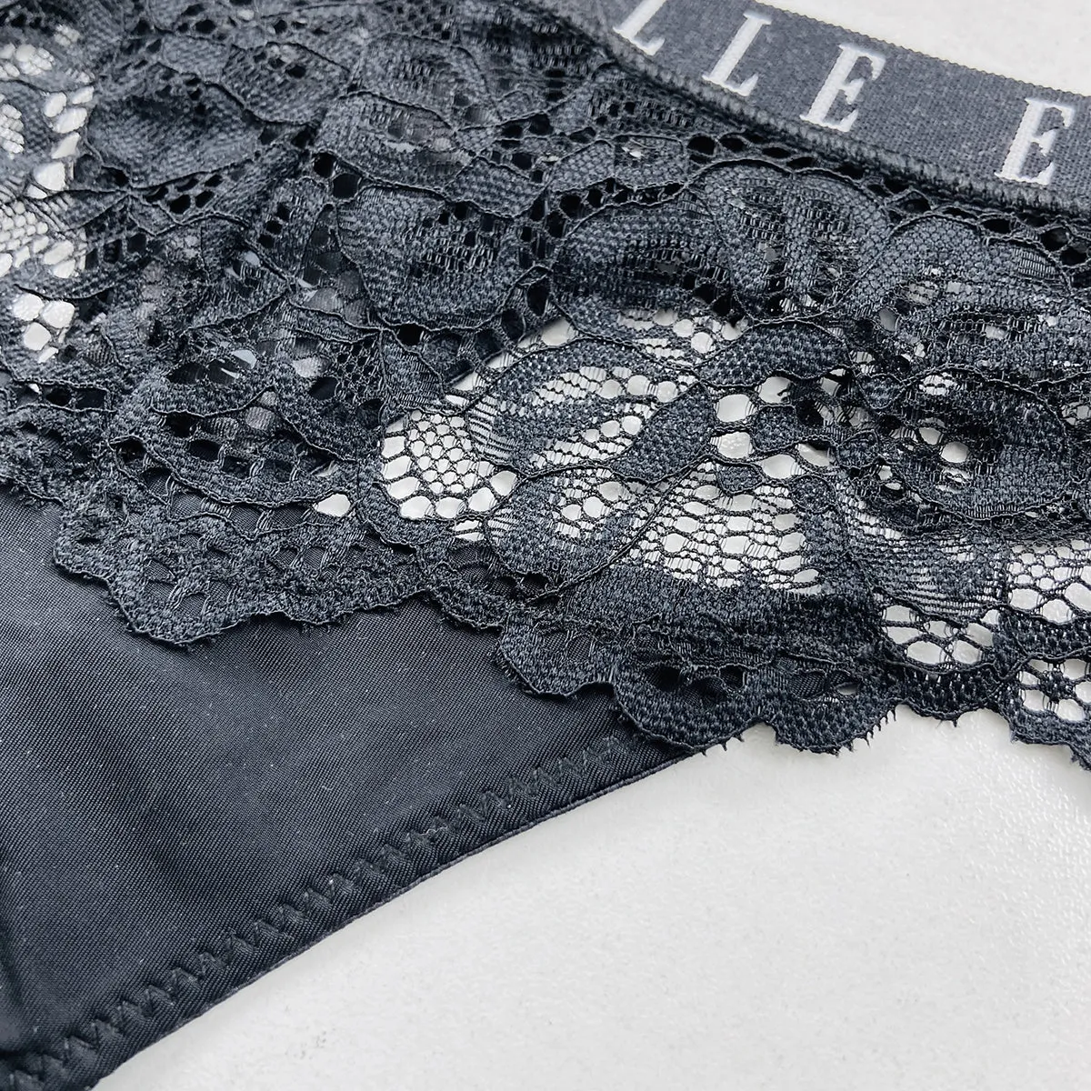 Women's Elegant Soft Stretch Floral Lace Comfortable Sexy Lace Thong Panty