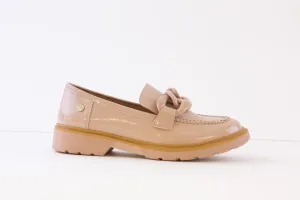 XTI - 141174 FLAT LOAFER WITH CHAIN DETAIL - NUDE PATENT